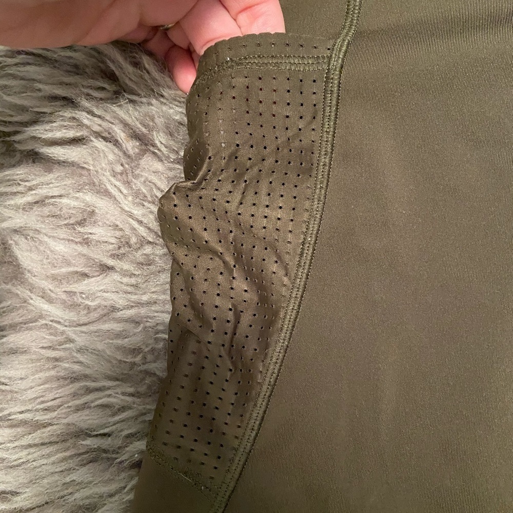 Ivivva Girls Cropped Green Leggings Size 12 - Picture 3 of 11